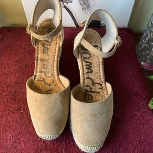 Comfy Sam Edelman Closed Toe Wedges